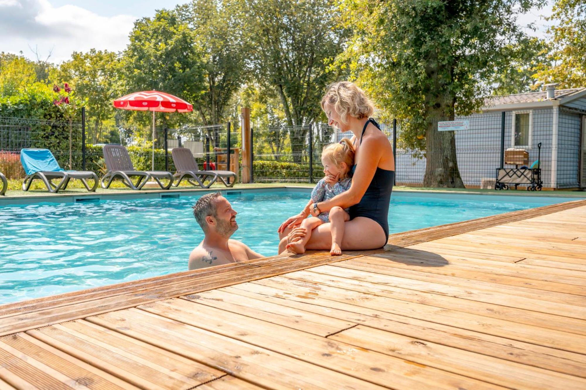 Camping Des Salines Salies-de-Béarn Exteriör bild